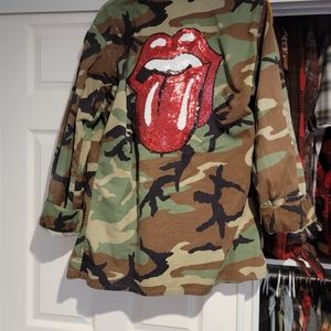 Sequin kiss tounge camo jacket